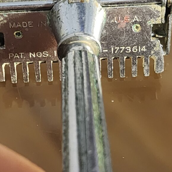 THREE  Double Edge Vintage , Razors by GILLETTE  U.S.A. &  CDA , GEM MICROMATIC - Picture 5 of 7